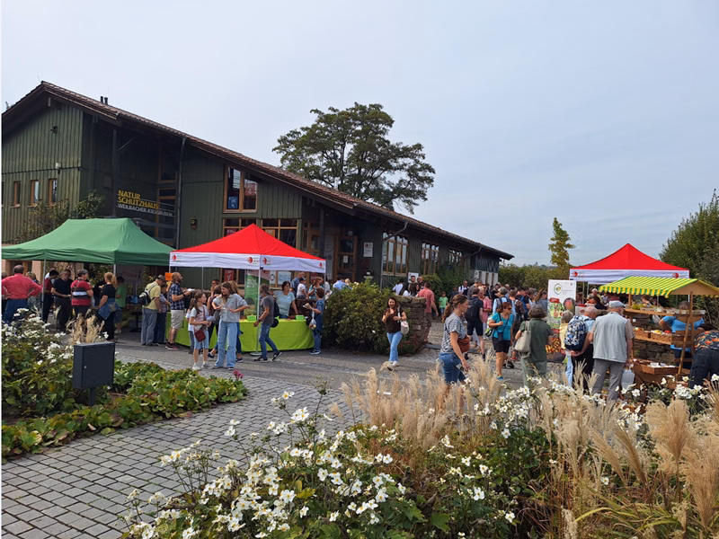 Traditioneller Apfelmarkt am Naturschutzhaus
