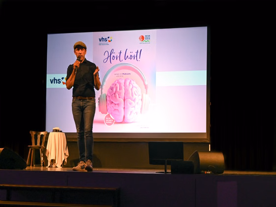 Großer Science Slam im Rahmen der Interkulturellen Woche