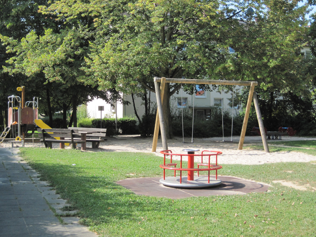 Drehscheibe, Schaukeln, Klettergerüst