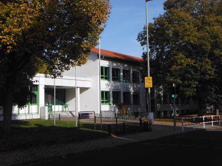 Haupteingang Bestandsgebäude