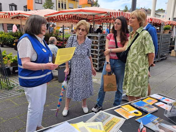 Präventionsrat Rückblick -  Sicherheitsberater auf dem Kelkheimer Wochenmarkt in Aktion 2025