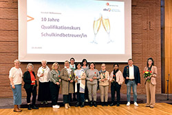 Ein Gruppenbild mit mehreren Personen im Landratsamt 