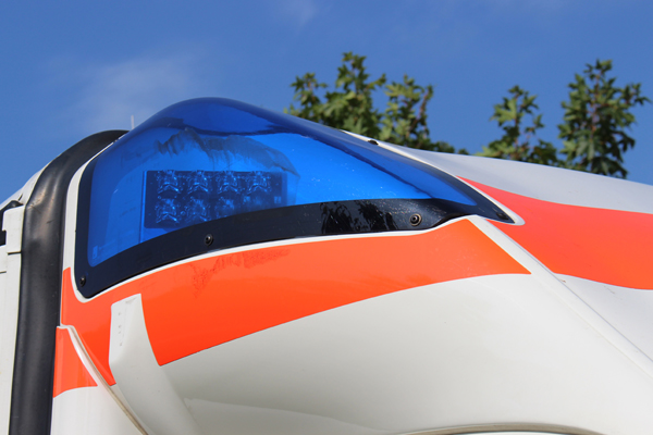 die Detailaufnahme vom Blaulicht eines Einsatzfahrzeugs