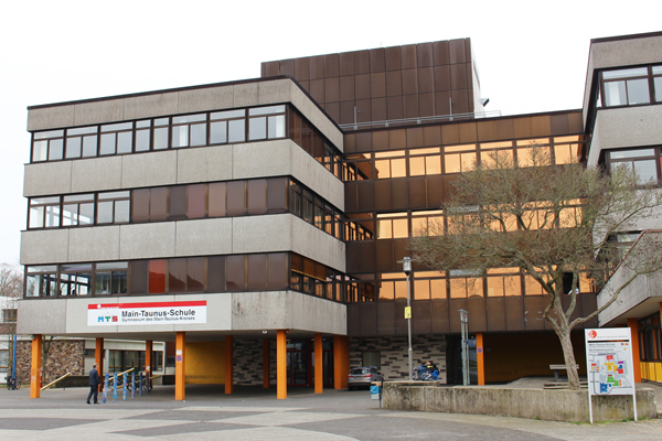 Außenaufnahme der Main-Taunus-Schule.