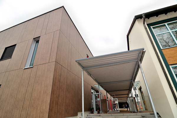 ein Schulgebäude