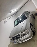 Silberfarbenes Auto parkt in einer Tiefgarage | Copyright: Teilnehmer Silberfarbenes Auto parkt in einer Tiefgarage