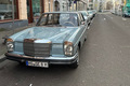 Hellblaues Auto parkt am Straßenrand | Copyright: Teilnehmer Hellblaues Auto parkt am Straßenrand