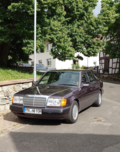 Rotbraunes Auto parkt in einer Kurve | Copyright: Teilnehmer Rotbraunes Auto parkt in einer Kurve