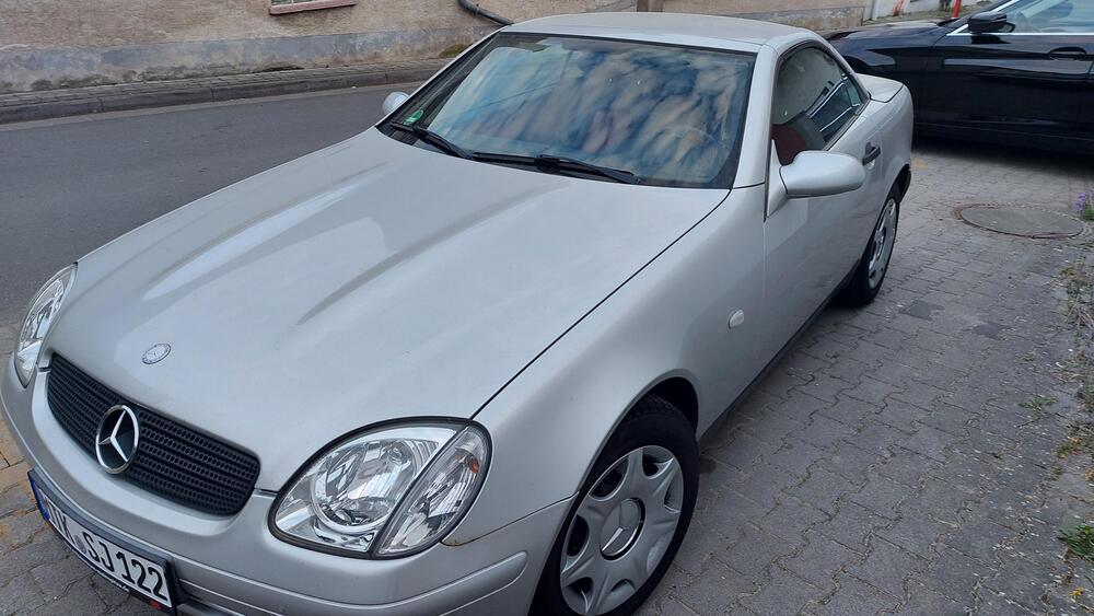 Silbernes Auto steht quer auf einem Parkplatz | Copyright: Teilnehmer Silbernes Auto steht quer auf einem Parkplatz
