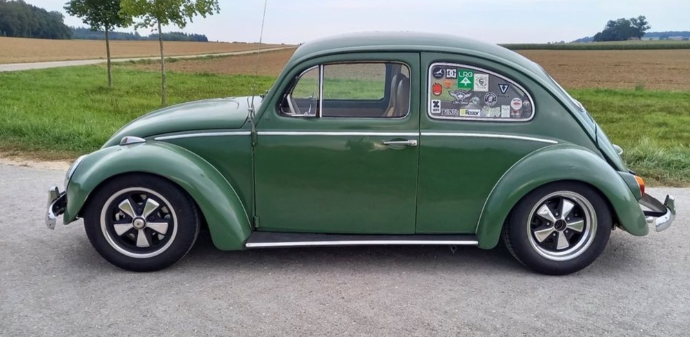 Grünes Auto auf einem Feldweg | Copyright: Teilnehmer Grünes Auto auf einem Feldweg