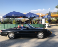 Schwarzes Auto parkt vor einem Café | Copyright: Teilnehmer Schwarzes Auto parkt vor einem Café