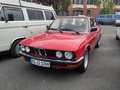 Rotes Auto parkt auf einem Platz | Copyright: Teilnehmer Rotes Auto parkt auf einem Platz