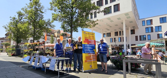 Präventionsrat Rückblick - Infostand über Trickdiebstähle auf dem Kelkheimer Wochenmarkt 2025