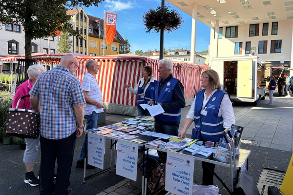Präventionsrat Rückblicke - Sicherheitsberatung jeweils am ersten Samstag im Monat auf dem Kelkheimer Marktplatz 2025