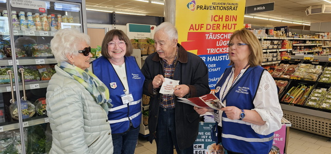 Präventionsrat Rückblicke - Beratung über Trickbetrug im Rewe Kelkheim-Hornau