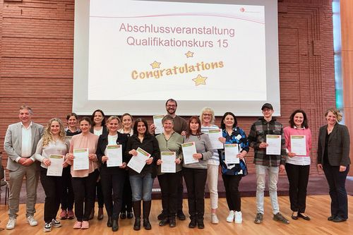 Ein Gruppenbild der Mitarbeiterinnen und Mitarbeiter der Schulkindbetreuung
