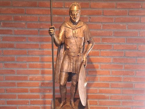 Statue eines römischen Soldaten