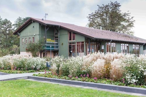 Eingang des Naturschutzhauses Weilbach